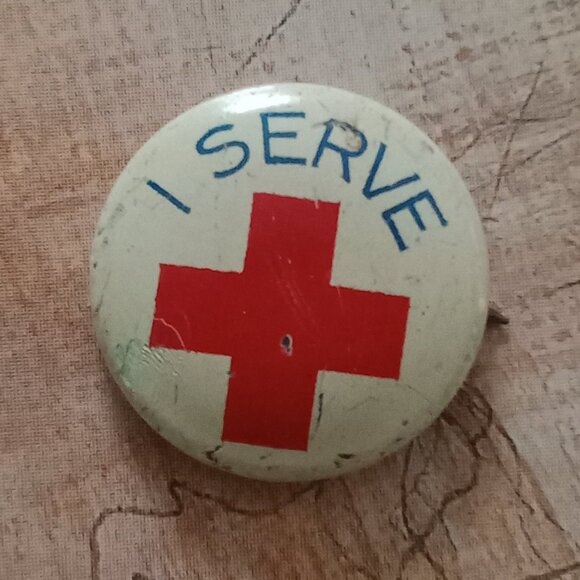 Red Cross Pin - Picture 2 of 3